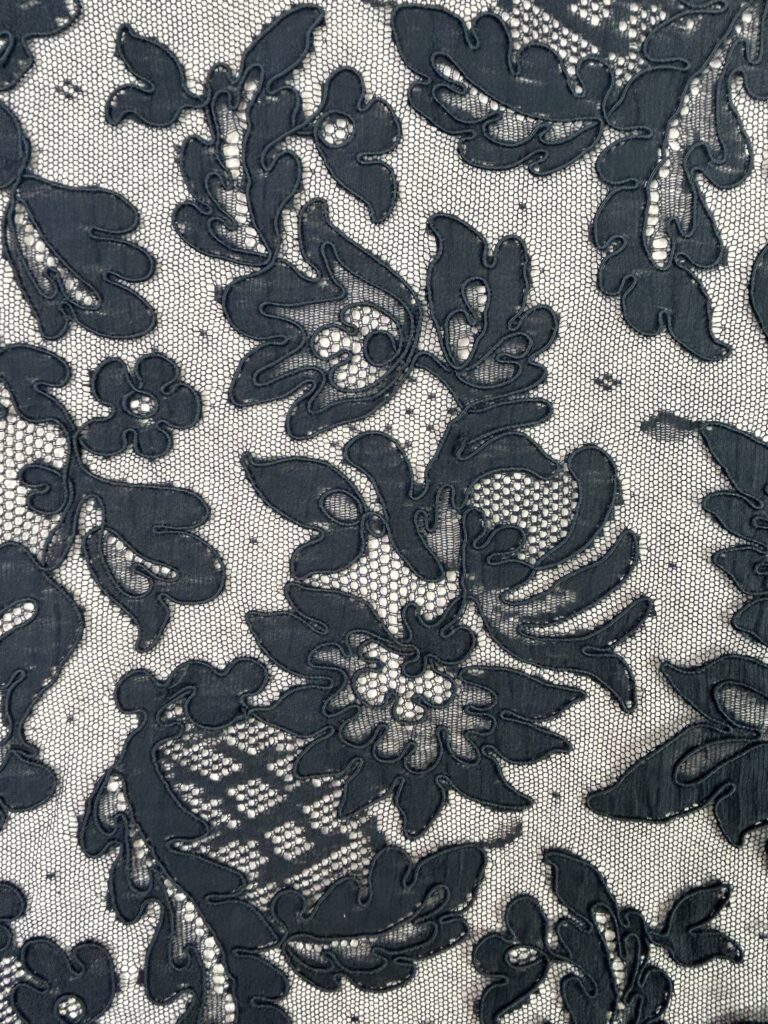 Madeleine-dentelle-de-lyon-atelier-dentelles-noire-6028-1