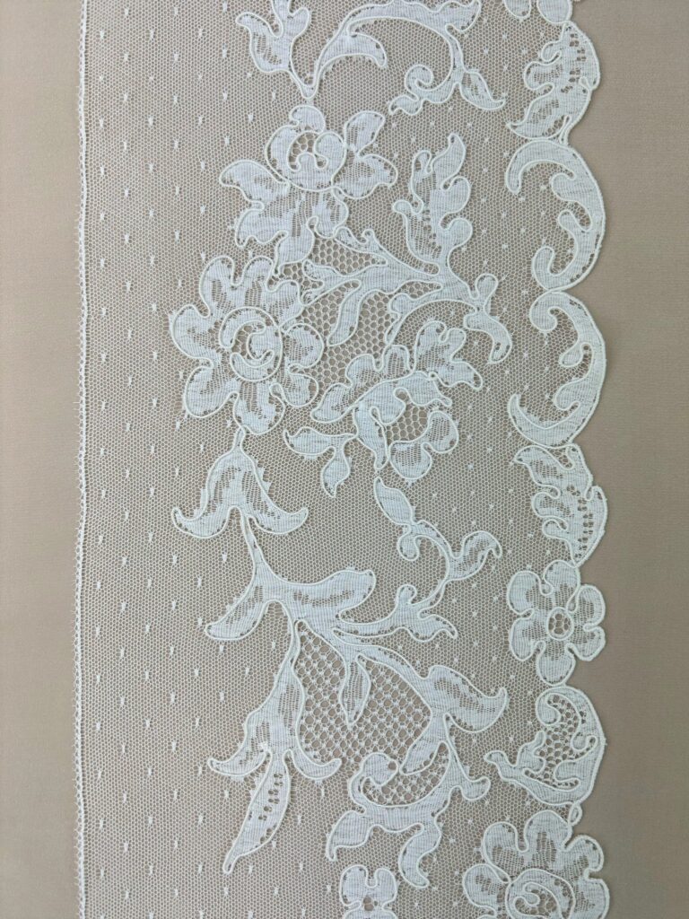 ZELIE-DENTELLE-DE-LYON-IVOIRE-ATELIER-DENTELLES-7131-4