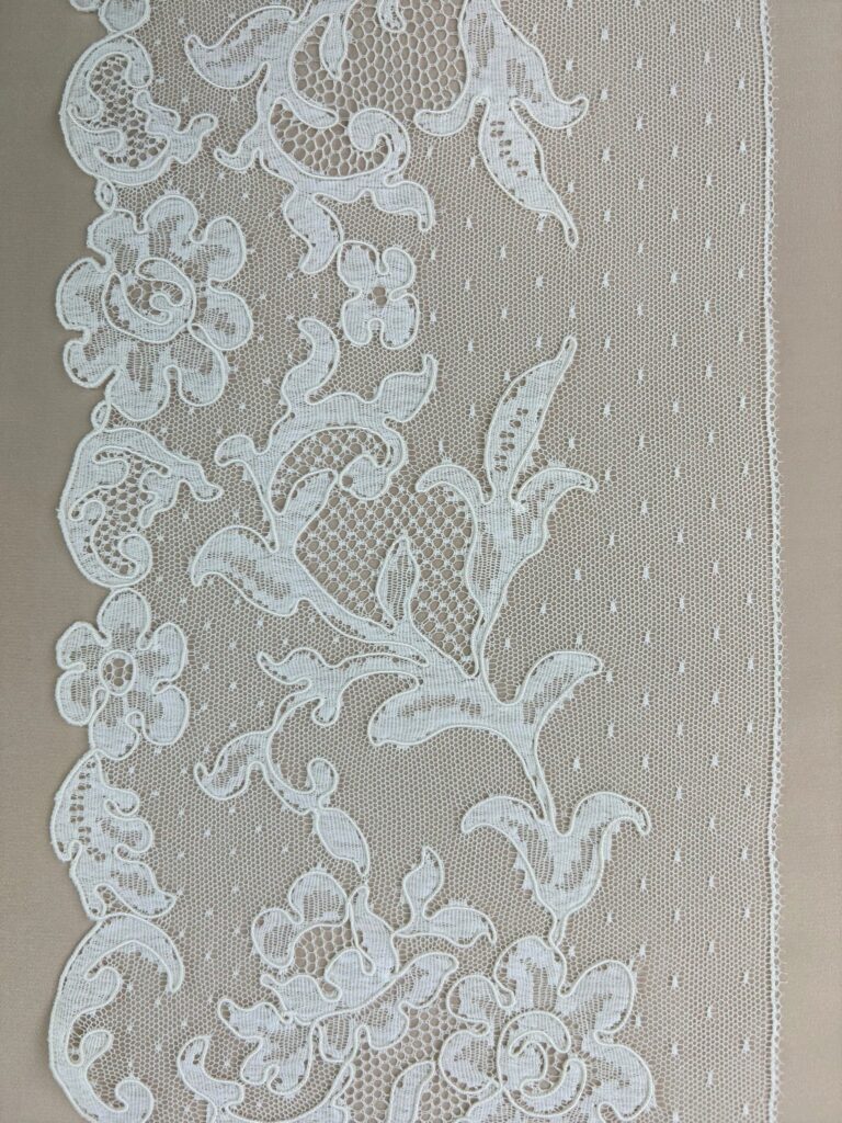 ZELIE-DENTELLE-DE-LYON-IVOIRE-ATELIER-DENTELLES-7131